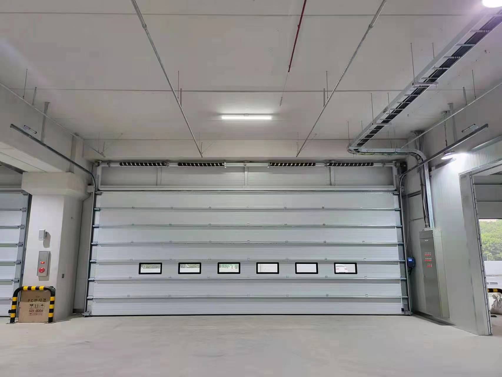 لماذا يمكن للباب المقطعي أن يحل أكثر من مجرد مشاكل الوصول؟